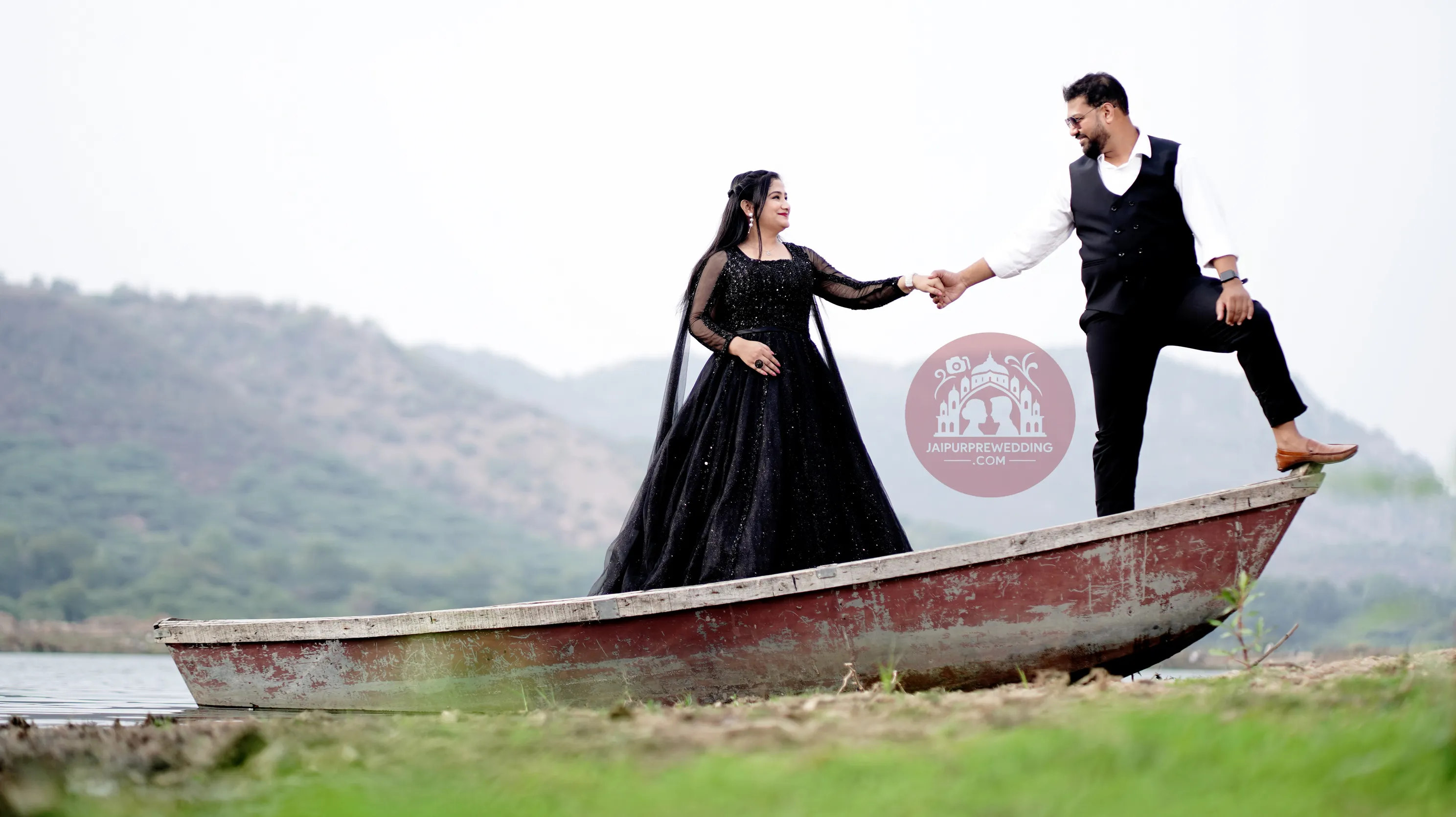 Street people portrait in Jaipur capturing local life for pre-wedding style 